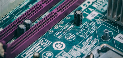 拜登签署实施芯片法行政令，中方此前已明确表示坚决反对